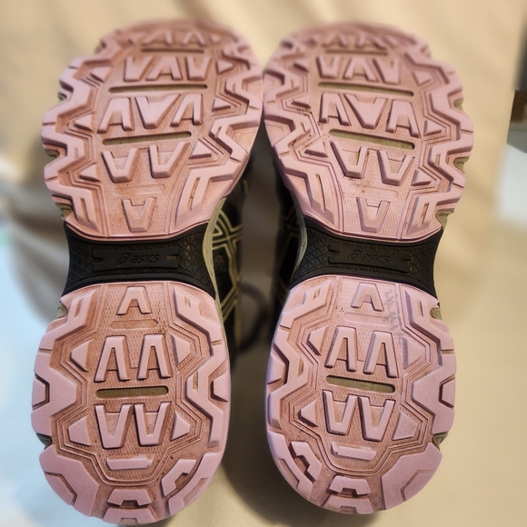 Asics Women's Venture 8 SZ 8.5 Black With Hints Of Purple Athletic Running Shoes - Picture 11 of 11